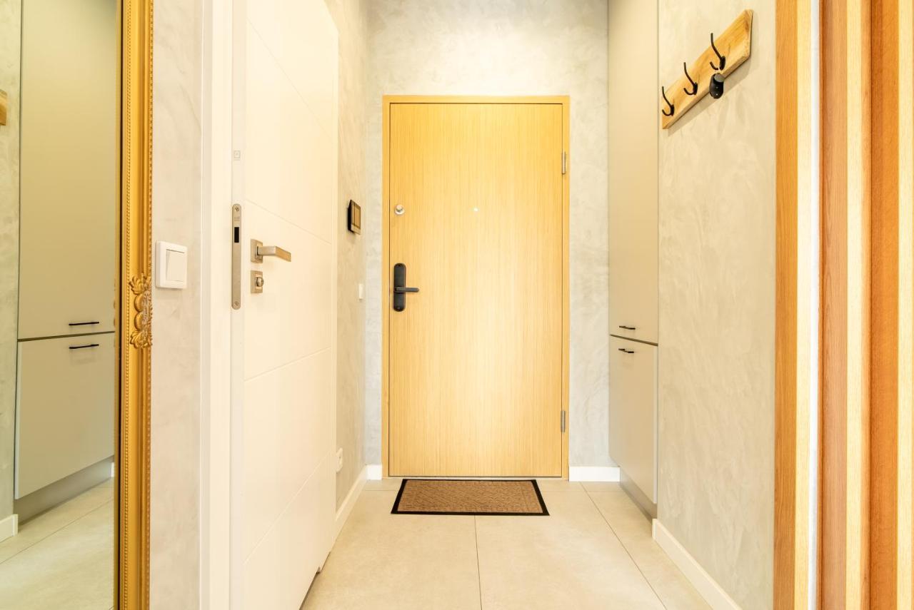 Apartamentysnu, Wola Premium II Z Parkingiem ワルシャワ エクステリア 写真